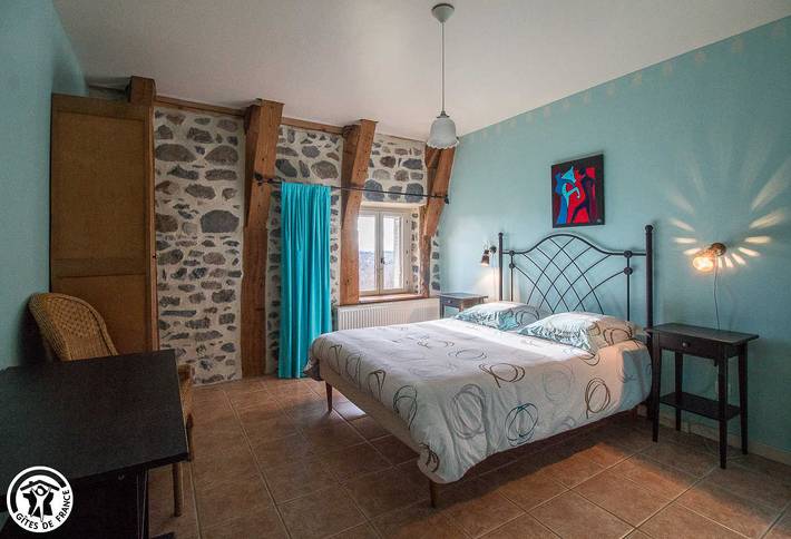 Chambre d’hôte pour 2 personnes, avec terrasse ainsi que jardin et vue dans Parc naturel régional des Volcans d'Auvergne - 3