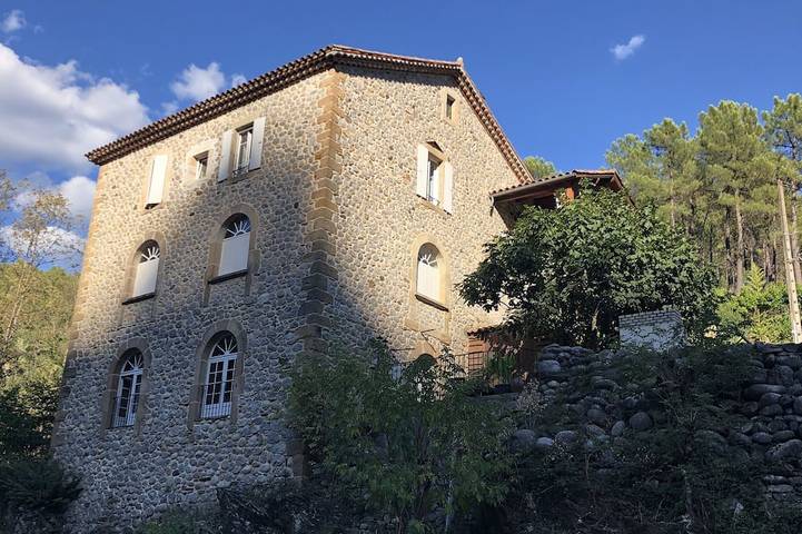 Location de vacances pour 5 personnes, animaux acceptés à Les Salelles - 3