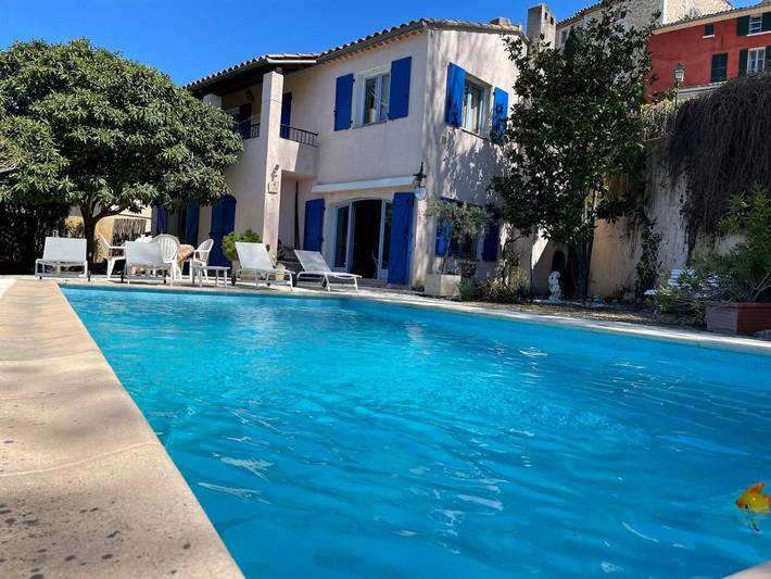Location de vacances pour 6 personnes, avec vue ainsi que piscine et terrasse, animaux acceptés à Carcès - 2
