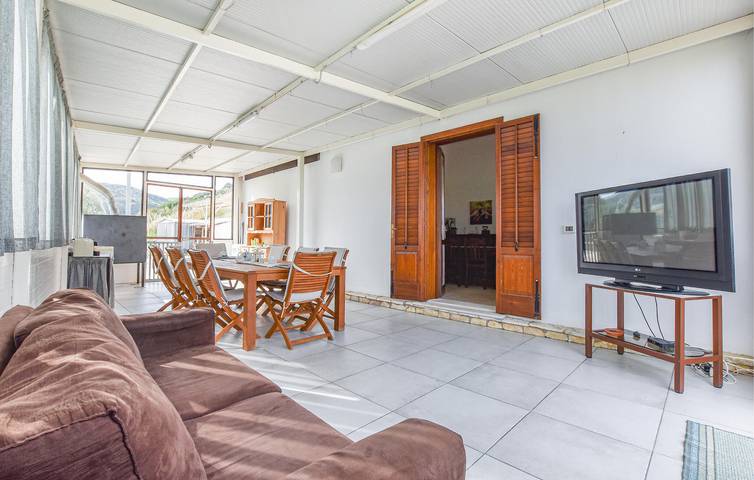 Location de vacances pour 8 personnes, avec terrasse ainsi que jardin et piscine, animaux acceptés à Scopello - 3