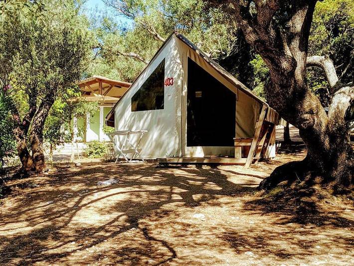 Camping Campo di Liccia - Bungalow toilé 4 personnes - 2 chambres - sans sanitaires in Bonifacio, Arrondissement de Sartène