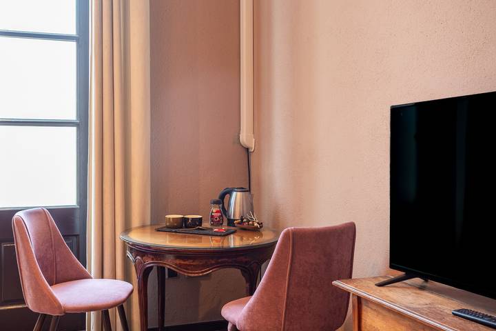Room 'Ca N'arago 1' with Shared Pool, Wi-Fi and Air Conditioning in Santa Coloma de Farners, Girona-provinsen