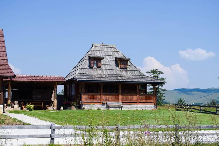 Domek letniskowy dla 4 osób, z widok i taras w Serbia