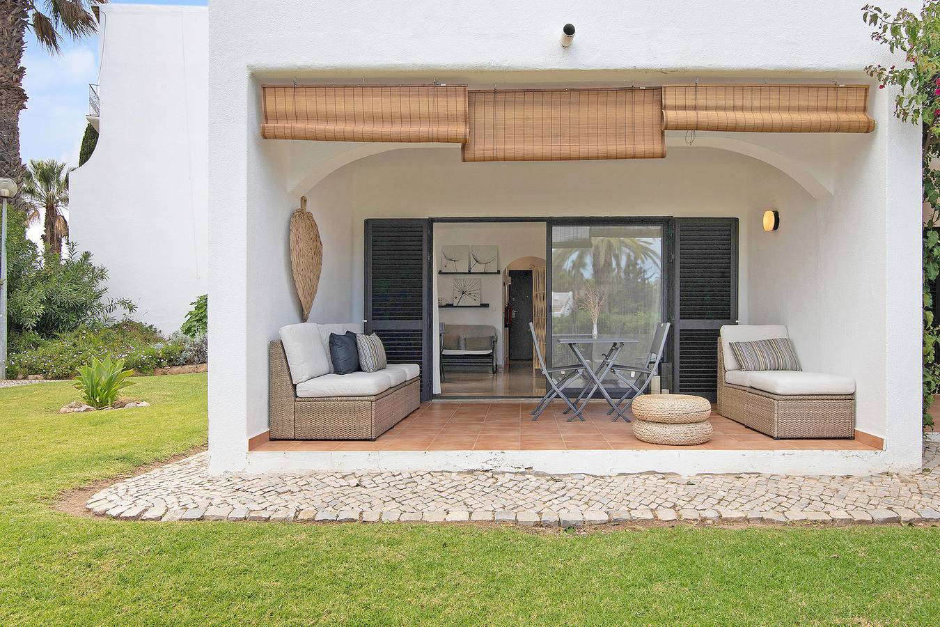 Entire apartment, Studio Apartment 'Arribas Studio' close to the Beach with Shared Pool & Wi-Fi in Albufeira, Faro District