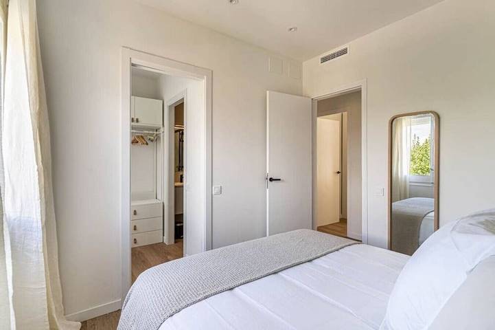 Vista Serena, villa rénovée, piscine, barbecue et à 15 minutes de Barcelone. in Sant Cugat del Vallès, Barcelone l'intérieur des terres