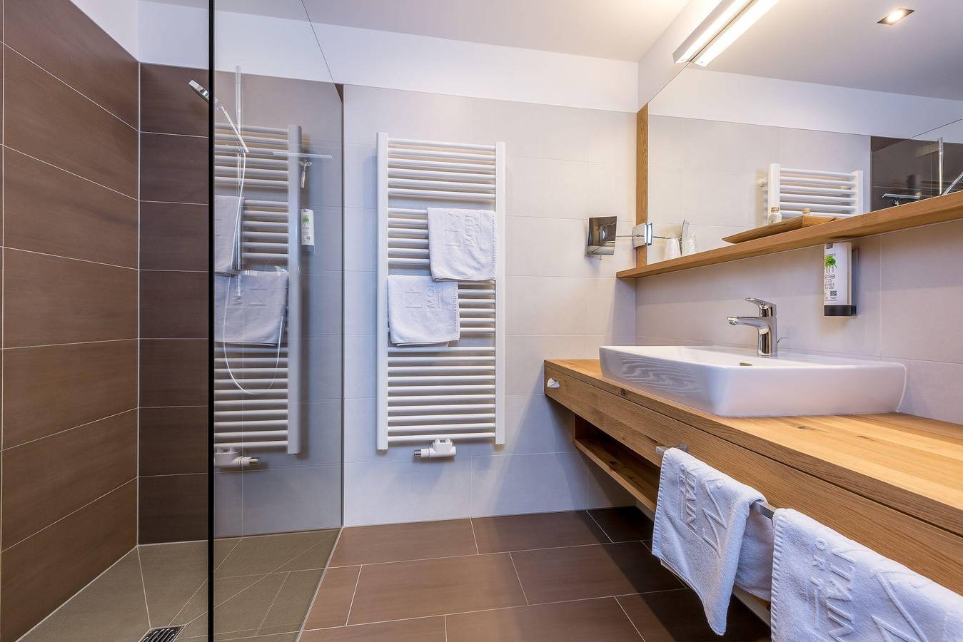 Geheel vakantieappartement, Mountain Deluxe Zimmer Nr. 107 in Finkenberg, Zillertaler Alpen