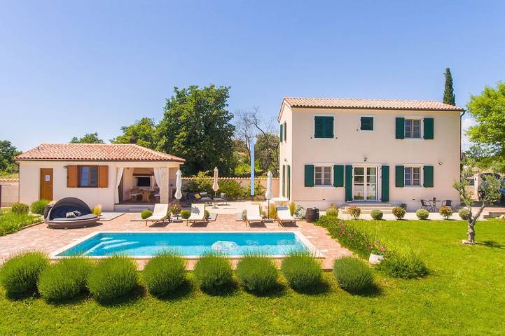 Ferienhaus für 5 Personen, mit Whirlpool und Garten, mit Haustier