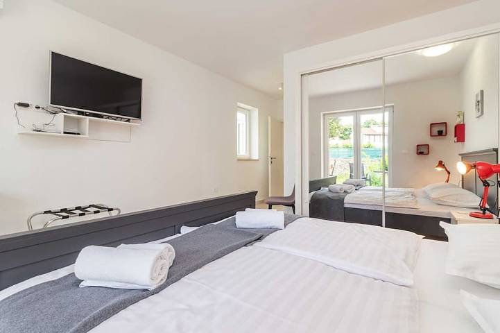Villa Ziziphus - Privater Pool mit Whirlpool in Premantura, Südküste Istrien
