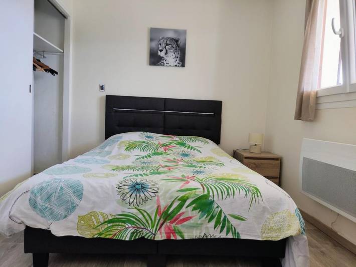 Gîte pour 4 personnes, avec vue ainsi que vue sur le lac et jardin, animaux acceptés à Puy-Sanières - 3