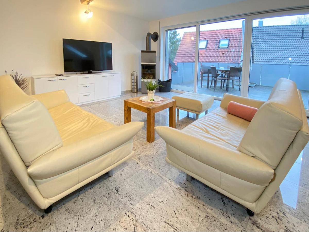 Appartement entier, 4 Zimmer Apartment, 125 qm, ruhig und zentrumsnah, max 5 Pers, Dachterasse, Garage, 1000 Mbit in Böblingen, Landkreis Böblingen
