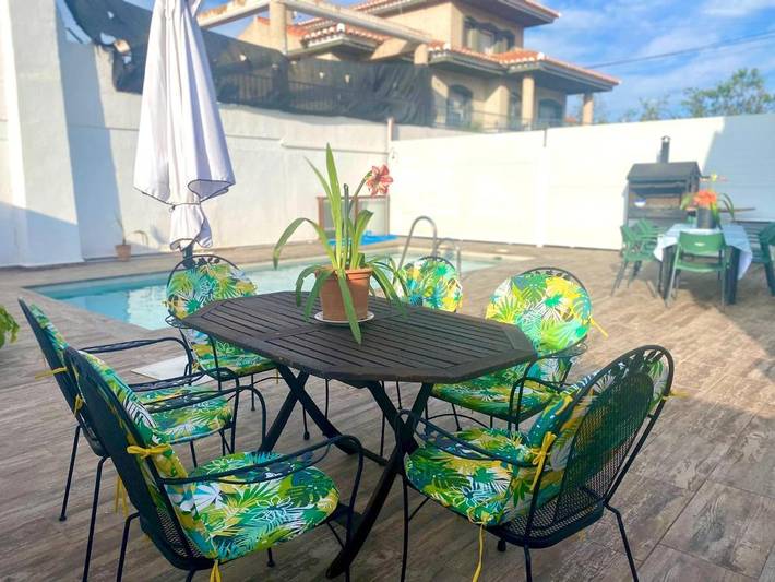 Maison de vacances pour 17 personnes, avec vue ainsi que piscine et terrasse, animaux acceptés