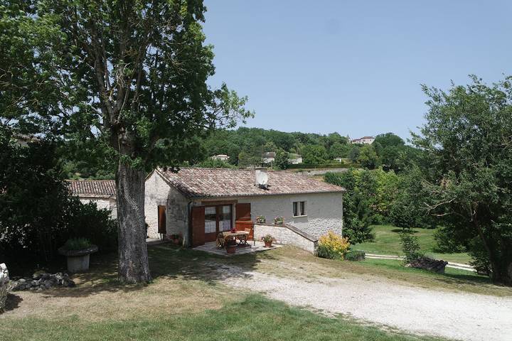 Gîte pour 6 personnes, avec terrasse et jardin