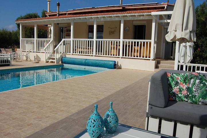 Ferienhaus für 6 Personen, mit Garten und Pool sowie Terrasse