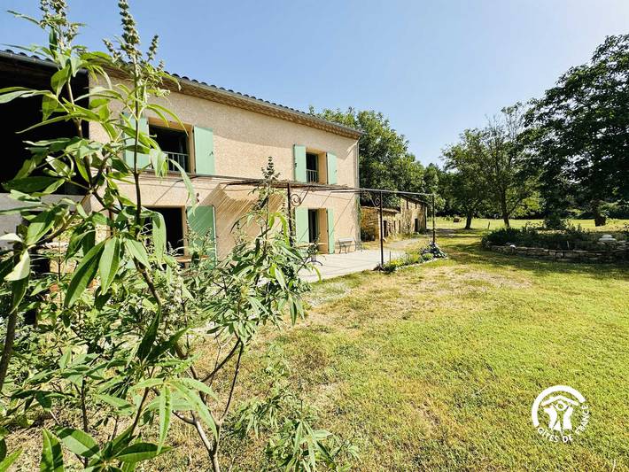 Gîte pour 8 personnes, avec Terrasse et Jardin