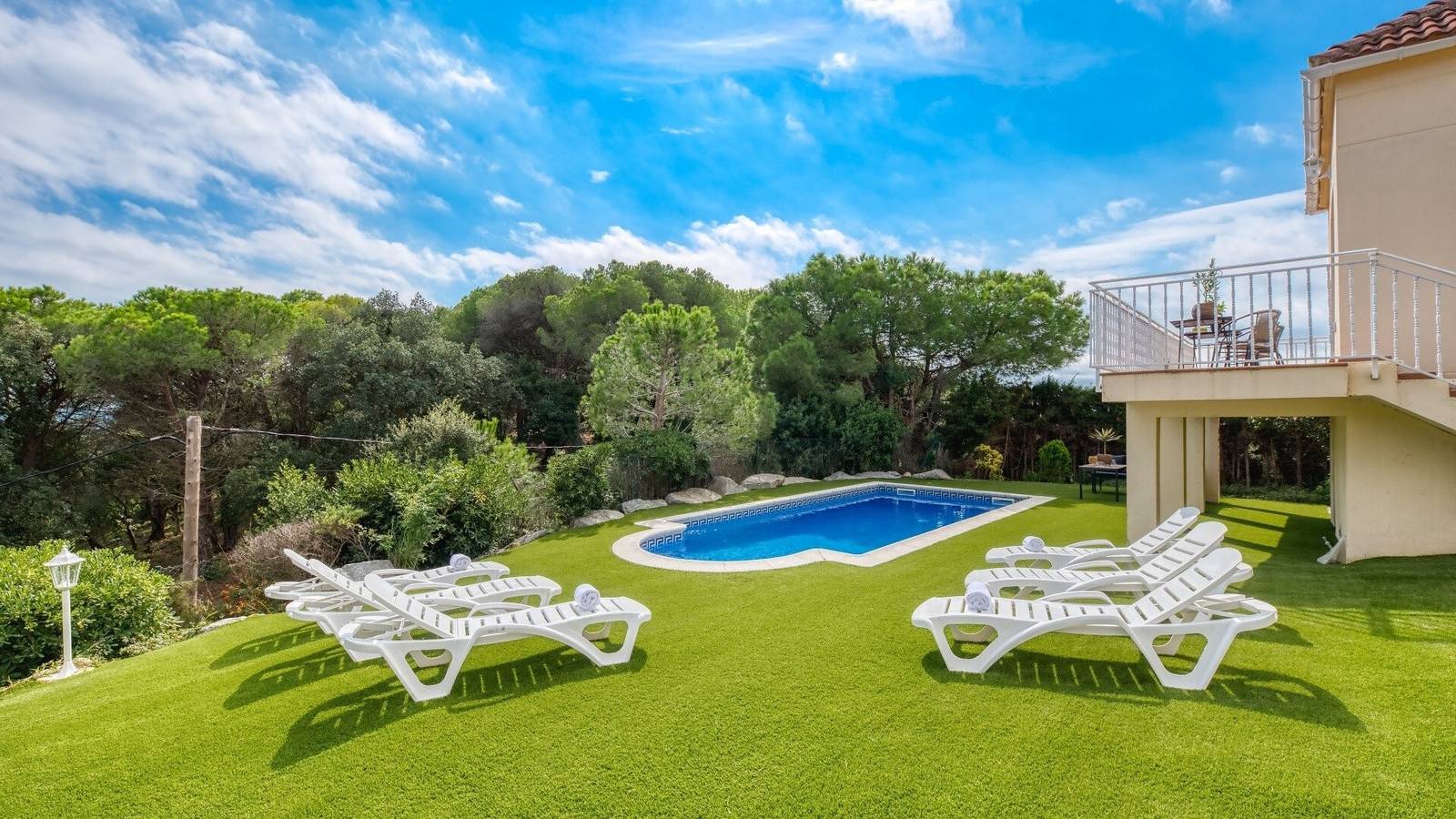 Villa 'Costacabana - La Luna' mit Meerblick, Privatem Pool und Wi-Fi in Roca Grossa, Lloret de Mar