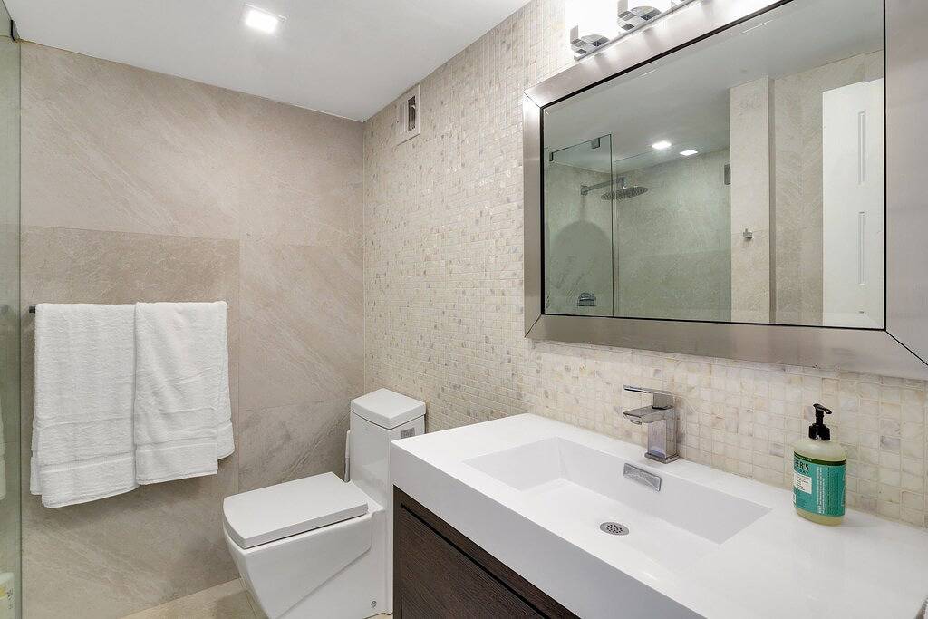 Ganze Wohnung, Direkt am Meer gelegene Immobilie in Miami Beach, Florida