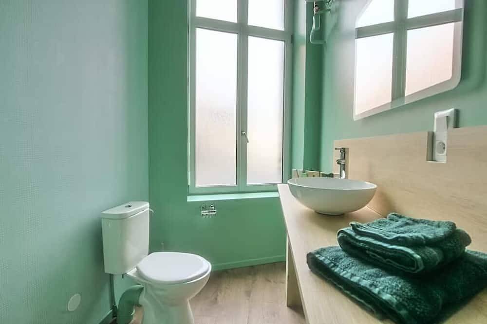 Entire apartment, La Perle du Haut Pont - T2 - Secure parking in Saint-Omer, Saint-Omer region