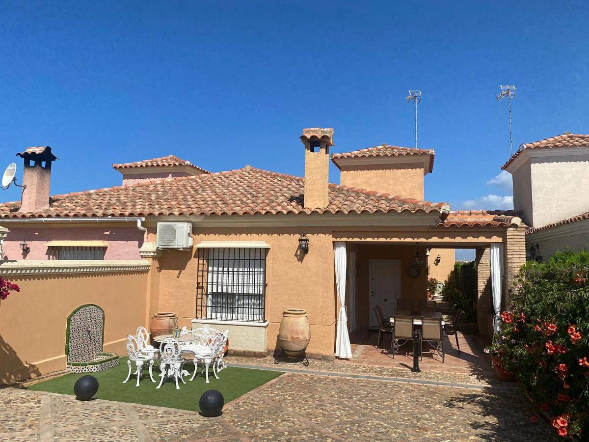 Three-Bedroom Chalet in Matalascañas, Almonte