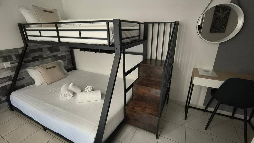 Location de vacances pour 4 personnes, avec jacuzzi et sauna ainsi que piscine et jardin à La Flèche - 3
