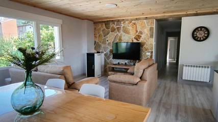 Gîte pour 7 personnes, avec terrasse et vue à Mijares