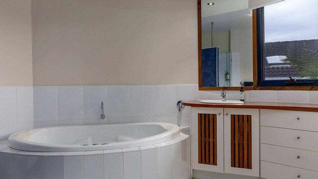 Oasis on the Beach :: Auf der anderen Straßenseite vom Strand bietet sich eine großartige Aussicht auf die Jervis Bay in Vicentia NSW, Jervis Bay