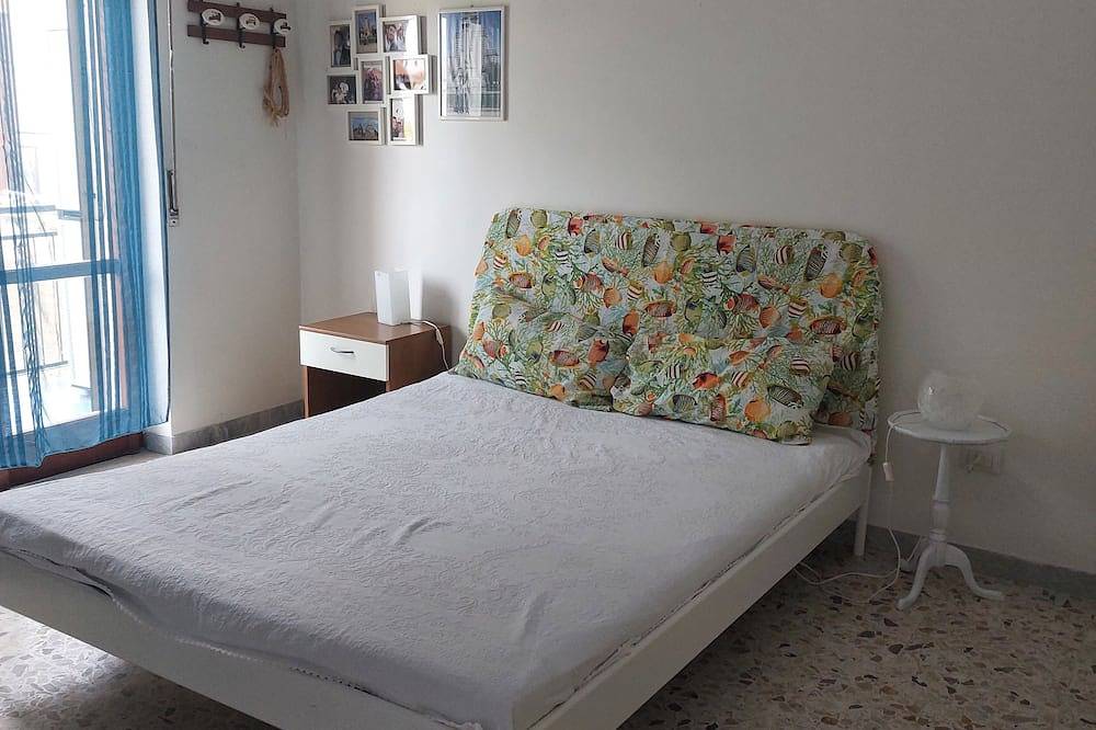 Villa close to the sea with terrace and free parking  in Licinella - Torre di Paestum, Cilento