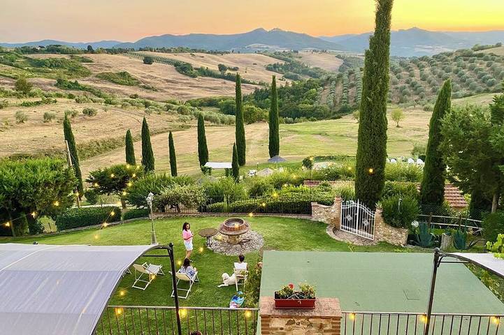 Agriturismo für 15 Personen, mit Whirlpool und Garten sowie Pool in der Toskana