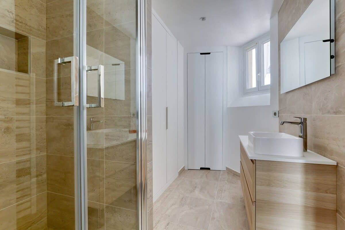 Apartamento entero, New & Design 2 bdrs Flat - Prime Location of Paris in Distrito 3, París