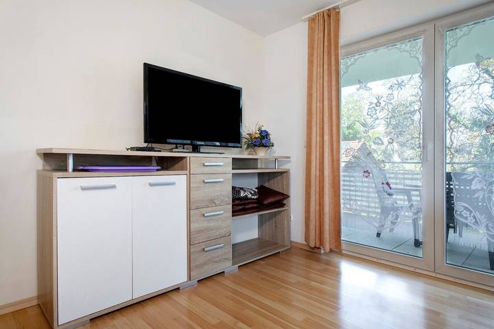 Ganze Wohnung, Ferienwohnung '7' mit Balkon und Wi-Fi in Strandbad Nonnenhorn, Nonnenhorn