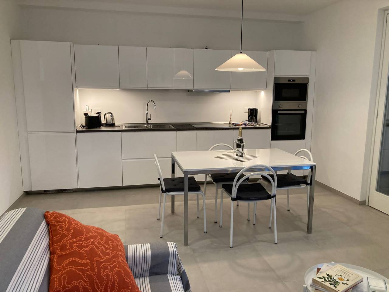 Ganze Wohnung, Lago Azzurro modern aparment with lake view and ba in Verbania, Comune di Verbania