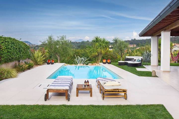 Villa für 7 Personen, mit Garten und Sauna sowie Balkon und Whirlpool am Gardasee