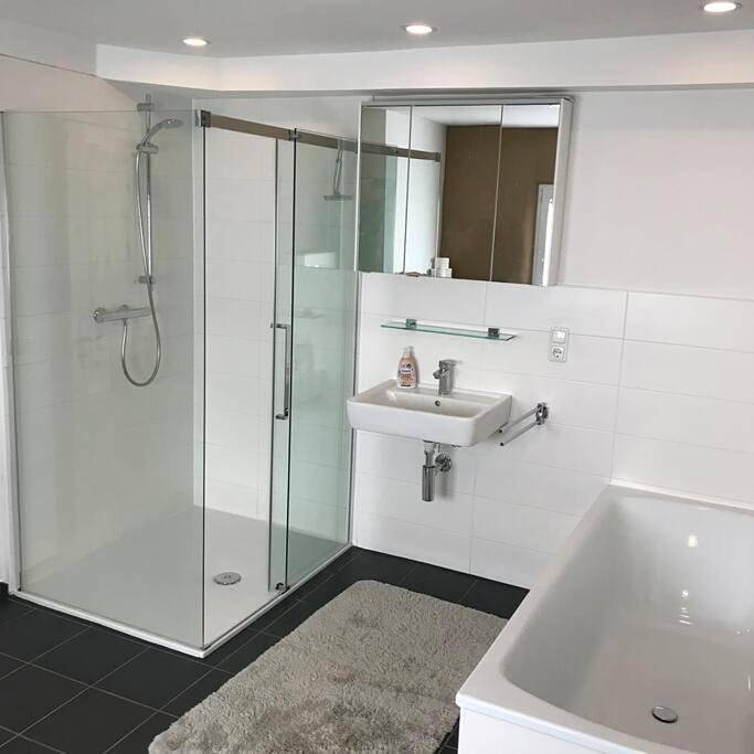 Ganze Wohnung, Two-Bedroom Apartment in Weilerswist, Rheinland