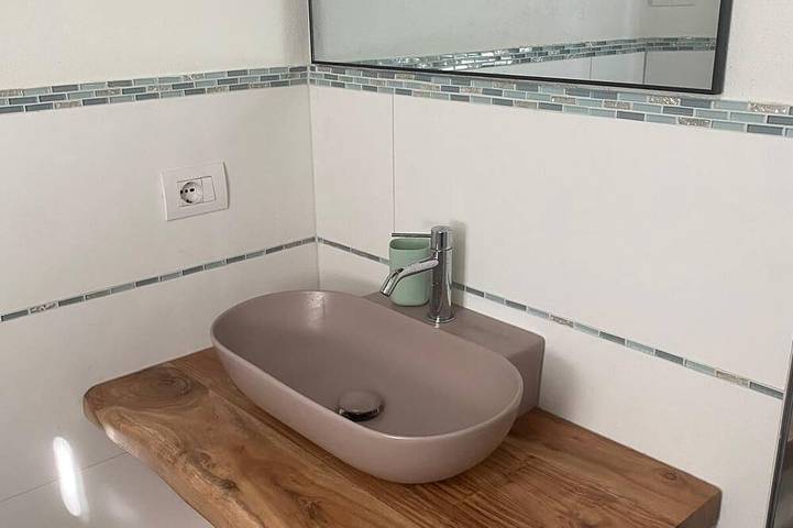 Ganze Wohnung, Suite Cento14, across from the Fogliani Medical Center, near Modena's historic center in Modena, Modena Provinz