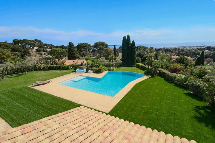 Villa per 8 persone, con terrazza e giardino a Antibes