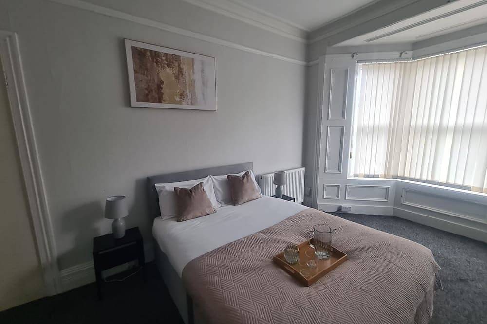 Sunderland 5 Bedroom House in Sunderland