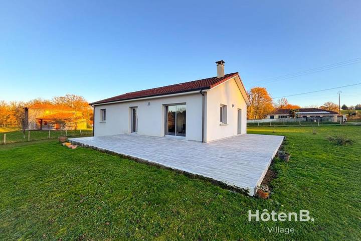 Location de vacances pour 4 personnes, avec Terrasse ainsi que Jardin et Vue à Royères