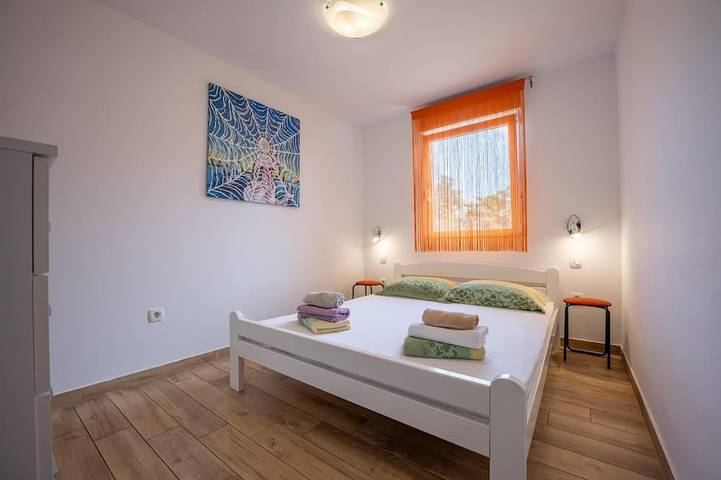 Trinetta - Modernes Haus mit Pool, Bbq,  Privatsphäre in ruhiger Lage in Valtura, Südküste Istrien