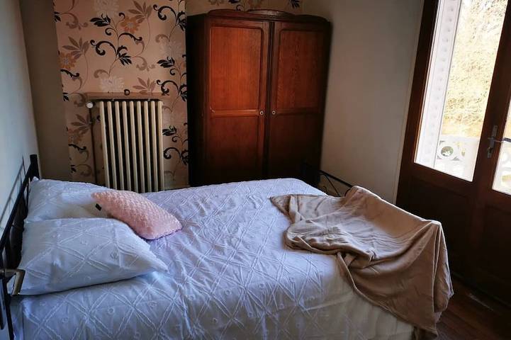 Chambre d’hôte pour 7 personnes, avec piscine ainsi que jacuzzi et jardin dans Haute-Saône - 3