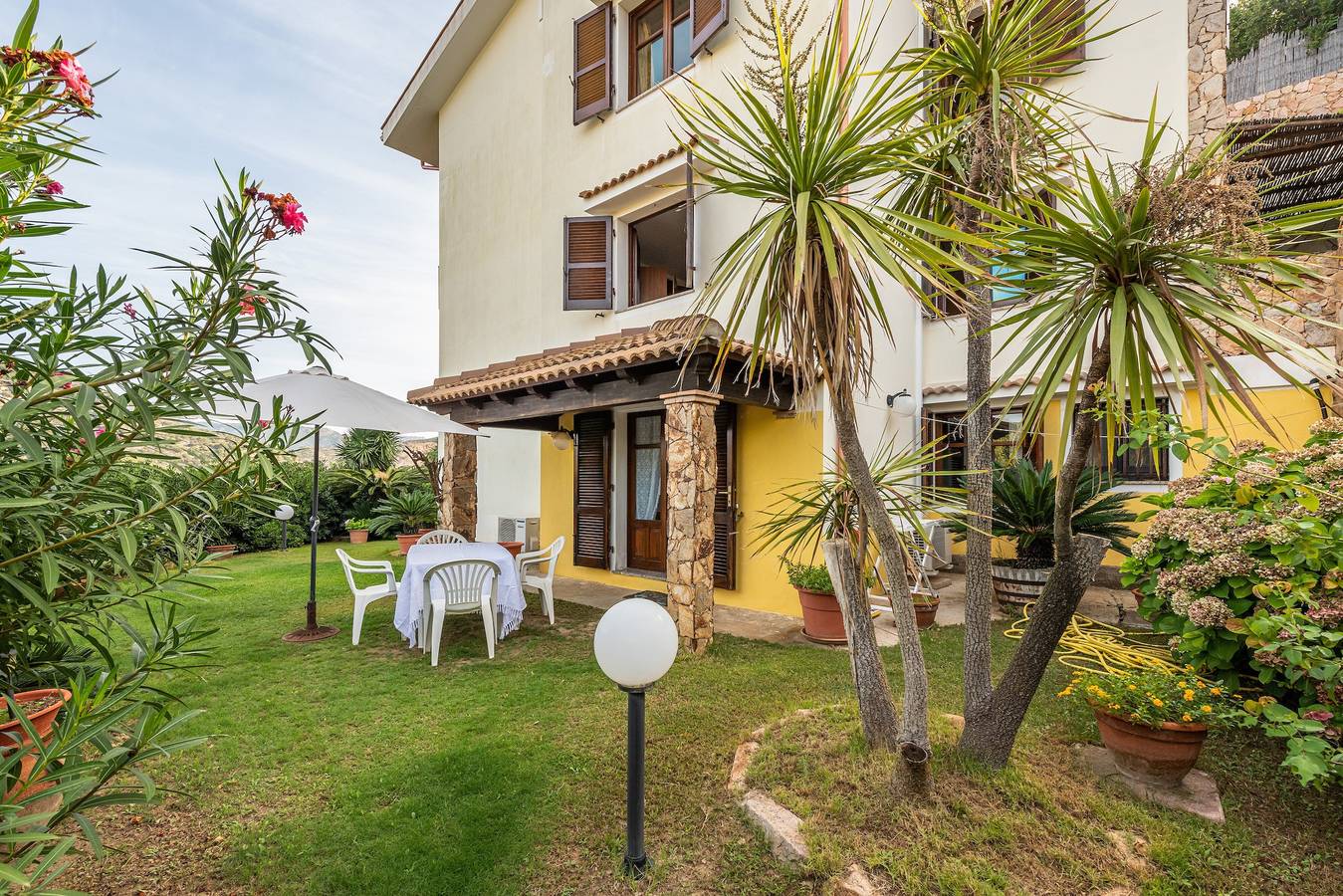 Acogedora casa "Chia C" cerca de la playa con vistas al mar y jardín in Chia, Domus De Maria