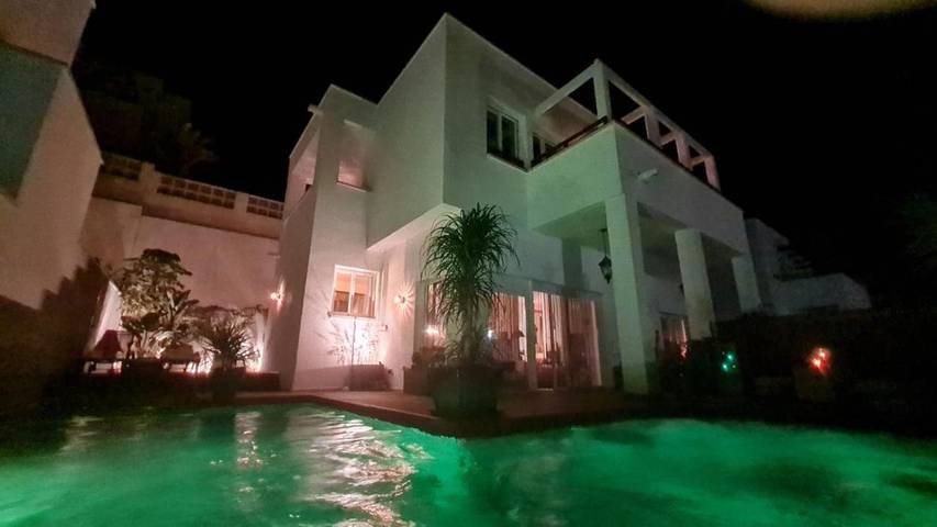 Chalet para 8 personas, con jardín además de piscina y jacuzzi en Cabo de Gata - 3