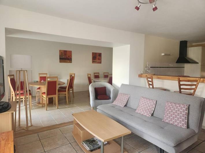 Location de vacances pour 12 personnes, avec terrasse, animaux acceptés dans La Groutte