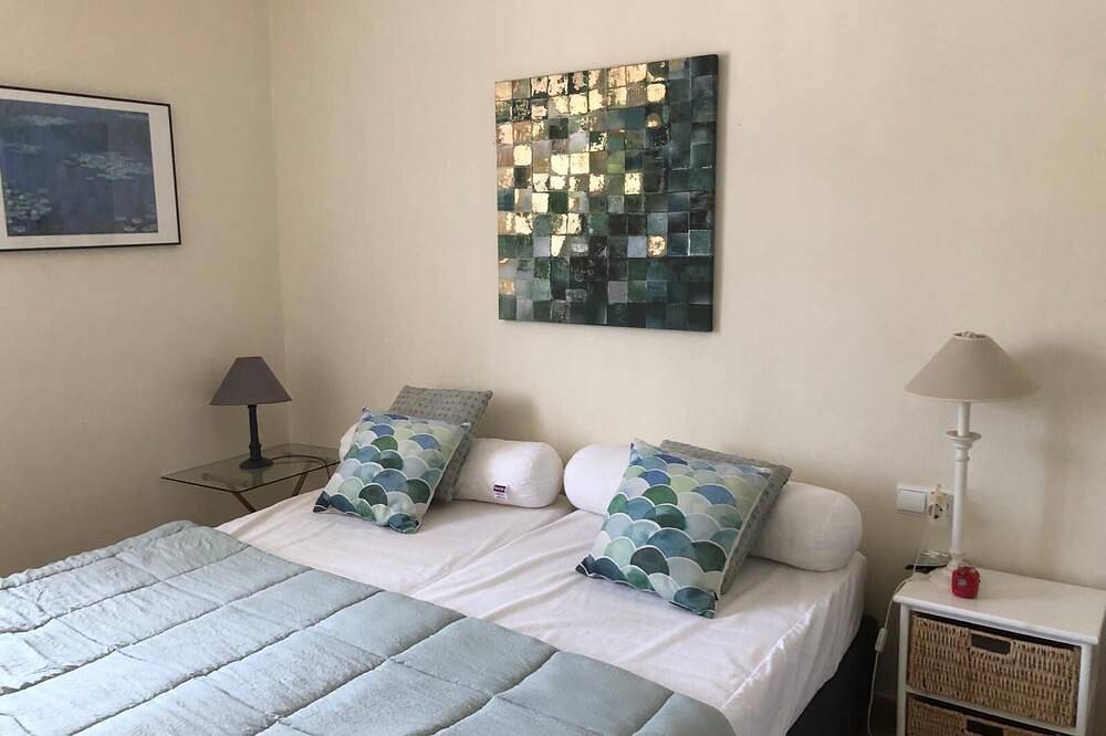 Casa Alegria, villa with mountain views, quiet location in Alcaucin in Alcaucín, Málaga Province