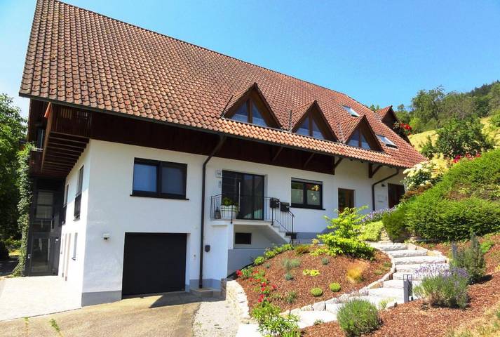 Ferienwohnung für 4 Personen, mit Terrasse und Ausblick in Ottenhöfen im Schwarzwald