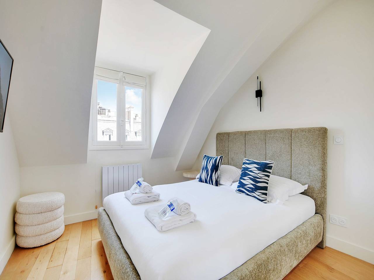 Appartement entier, Apt climatisé 3Ch/6P - Saint-Lazare/Les Champs Elysée in Paris, Île de France