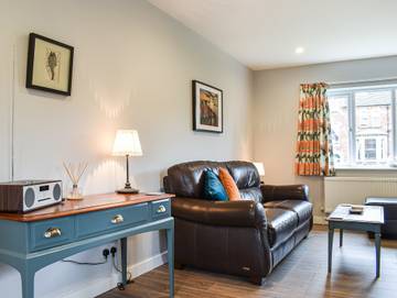 Log Cabin for 2 People in Whitby, North Yorkshire, Photo 4