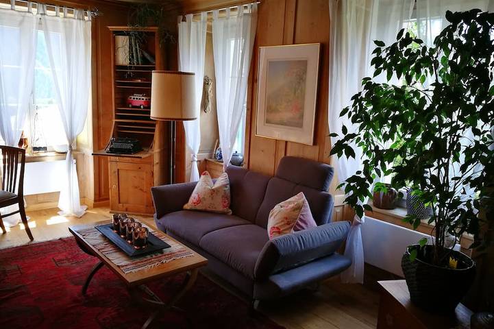 Ganze Wohnung, Ferienwohnung im Bündner Oberland in Waltensburg/Vuorz Staziun, Waltensburg