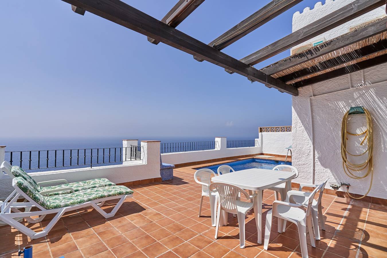 Casa de vacaciones 'Casa Vistamar' con vistas al mar, piscina privada y Wi-Fi in Los Pinos (Almuñecar), Almuñecar