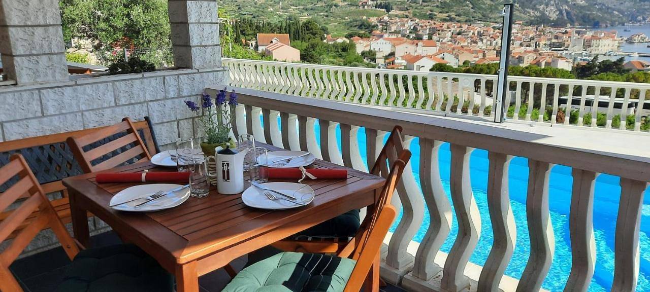 Ganze Wohnung, Two-Bedroom Apartment in Komiza, Split-Dalmatien