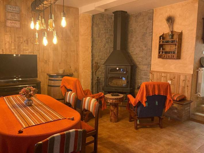 Casa de vacaciones para 10 personas, con balcón y vistas en Gúdar-Javalambre - 2