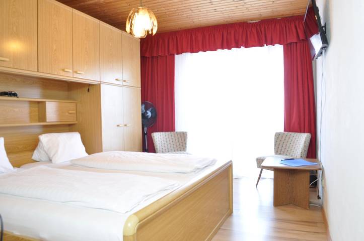 Doppelzimmer mit Dusche, Wc in Marktgemeinde Podersdorf am See, Neusiedlersee-Hügelland